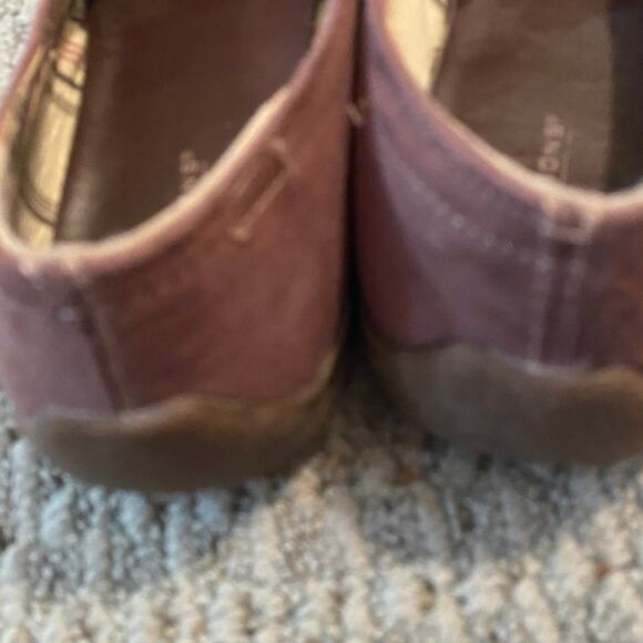 Predictions Size 8 Plum with Cream Flowers Flats - Picture 4 of 7